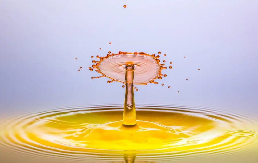 Movimentazione dei fluidi industriali: di quali strumenti servirsi e perché è importante?